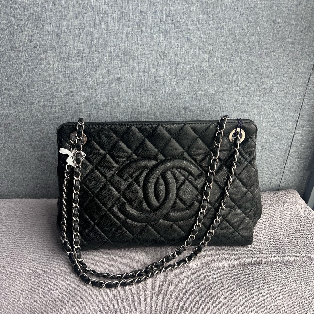Chanel Black Quilted Shoulder Bag with Chain Strap